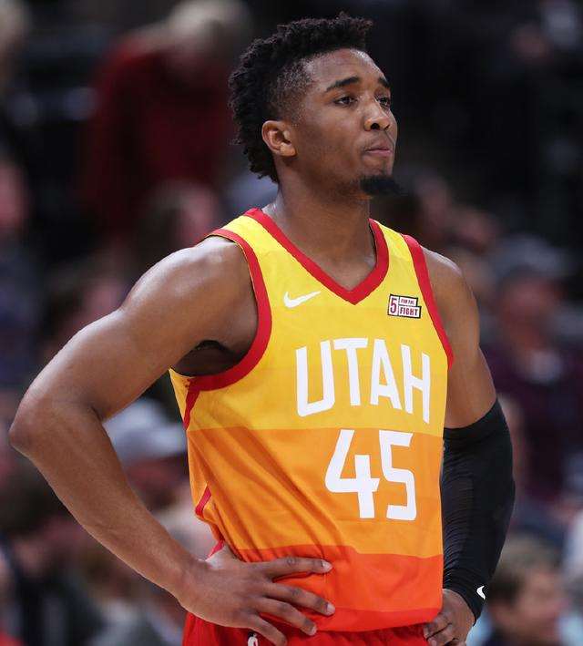 欧冠出场时 欧冠出场时